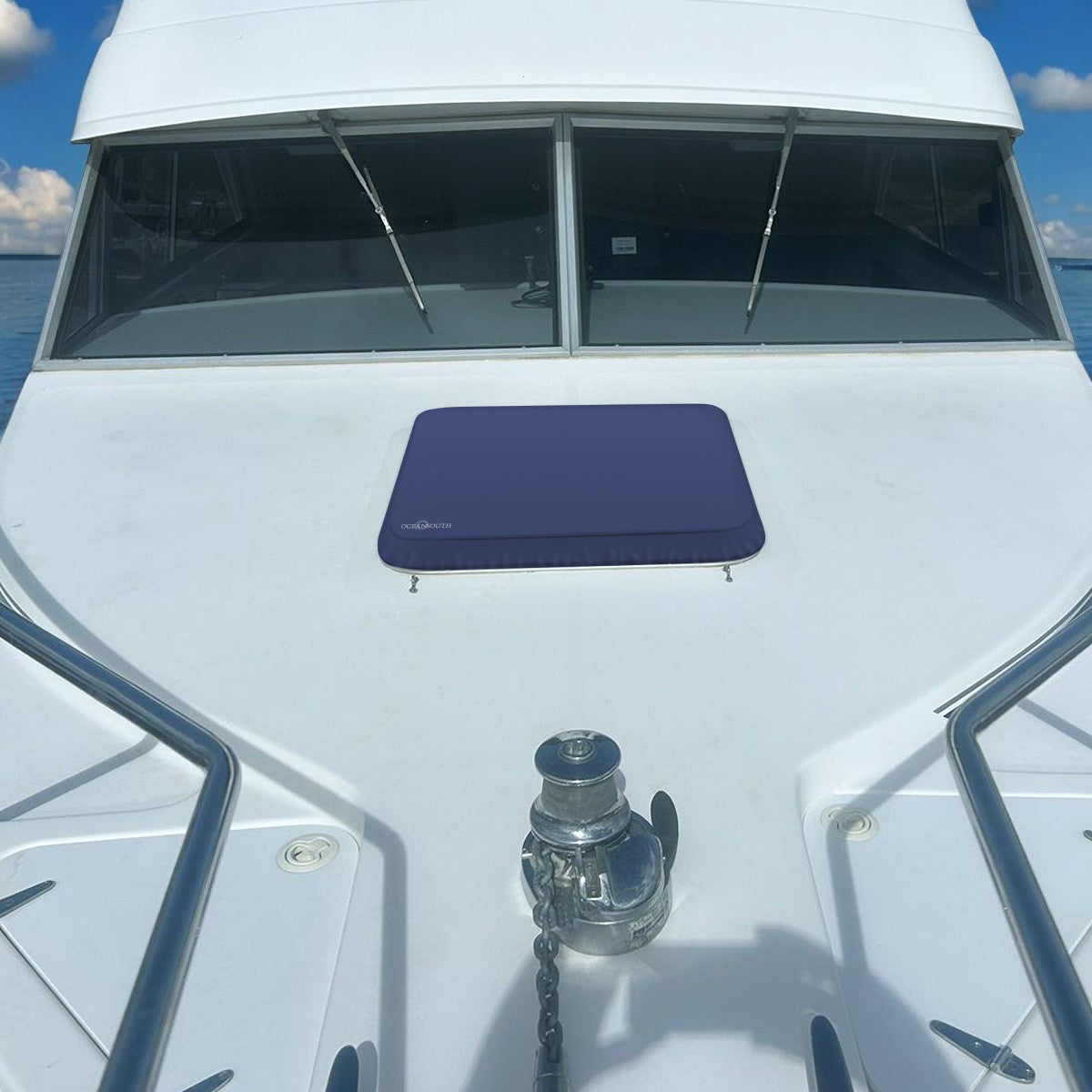 Housses personnalisées pour panneaux d'écoutille à profil haut Lewmar